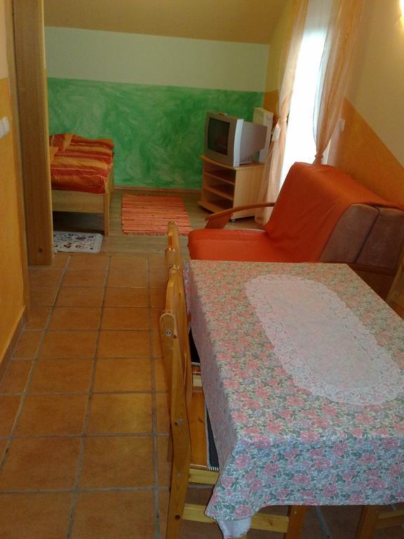 Apartment Beli Zajec Мозирє Екстер'єр фото
